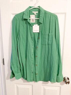beachlunchlounge Alesia Woman’s Bright Green Textured Button-Down Shirt - size M